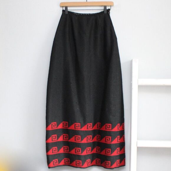 Vintage Dresses & Skirts - Arte Folklorico Peruano S.A. Black Red Patterned Alpaca Wool Maxi Size Small